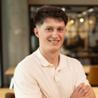 Mateusz Kłos Email
