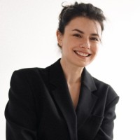 Kate Savvina Email & Phone Number