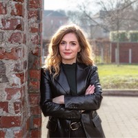 Melina Karaghiozis Email