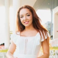 Online Vacation Center Employee Isabel Long's profile photo