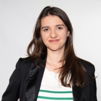 Lola Beaucourt Email & Phone Number