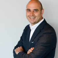 Douglas Dias Email & Phone Number