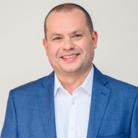 Marek Kuch Email