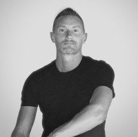 Free People Employee Tom Law's profile photo