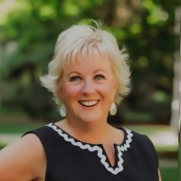 RE/MAX Centre Realty Employee Debbie Scitti's profile photo