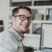 Sandro Usznula Email