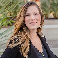 Lindsey Kneupper Email & Phone Number