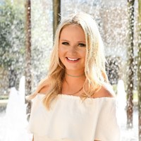 Leigh Lindquist Email & Phone Number