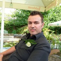 Viktor Ustijanoski Email