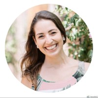 CustomerX Employee Bruna Coutinho's profile photo