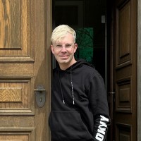 Oliver Falk-Becker Email & Phone Number