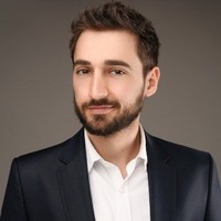 Dominik Reisch Email