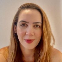 Alana Cavalcante Email