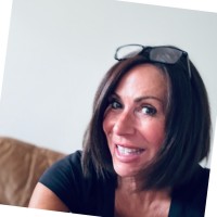 FAVUZZI Employee Nathalie Favreau's profile photo