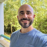 Synchronized Employee Julien Reo's profile photo