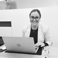 Ellen Simoens Email