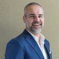 E-mail e número de telefone de Arnaldo Aiolfi