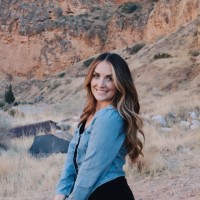 Amberly Lindsay Email & Phone Number