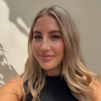 Kirsten Dellis Email & Phone Number