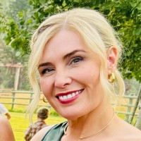 Elizabeth Reeve Email & Phone Number