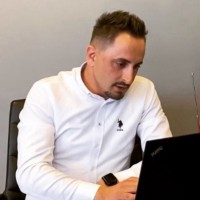 Ünal Peker Email