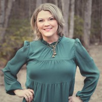 Lindsay Habben Email & Phone Number