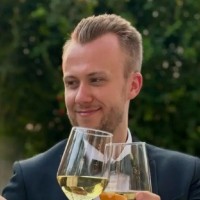 Tom Hilton Email