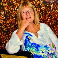 Roxanne Farrow Email & Phone Number