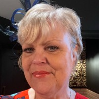 Lesley Saunders Email