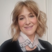 Lourdes Varona Email