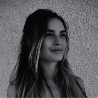 pro(G | Agence de communication Employee Julie Broquin's profile photo