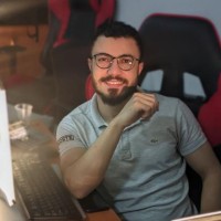 Hussein Taha Email