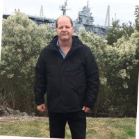 E-mail e número de telefone de Barry Russell