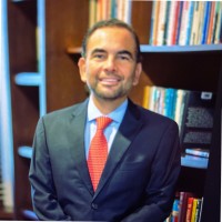 IDE Business School Employee Roberto Estrada's profile photo