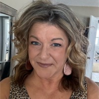 Dee Electronics Employee Michelle Moses's profile photo