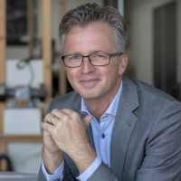 Roland van Oostrom Email