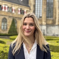 Lily Vooren Email