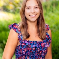 Ellie Roberto Email & Phone Number
