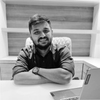 Dubai Jobs, Gulf Jobs, Jobs in Dubai, Qatar, Kuwait - Boyen Haddin & The Giant H Employee Jitendra Soni's profile photo