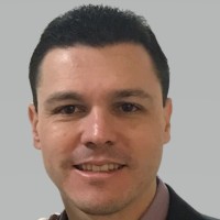 Snowflake Employee Alexandre Rezende's profile photo