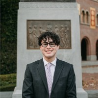 Louis Vuitton Employee Eli Kaufman's profile photo