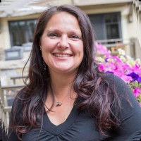 Laura Waniuk Email & Phone Number