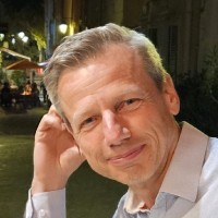 Peter Höglund Email