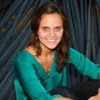 Einav Izhaki Email