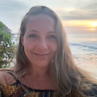 Neely Hanson Email