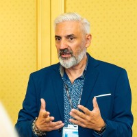 Roberto Branz Email