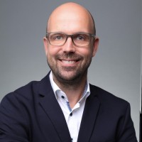 Nils Lübke Email