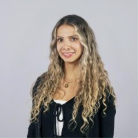 Daniela Meneses Email