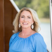 Intracoastal Realty Employee Lisa Wayne's profile photo