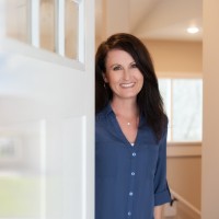 ReeceNichols Preferred Realty Employee Teri Ediger's profile photo